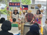 露店風のブースでお迎え♪
